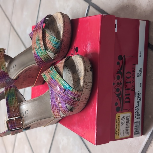 Ditto by Vaneli multi color platform sandals - Picture 2 of 4